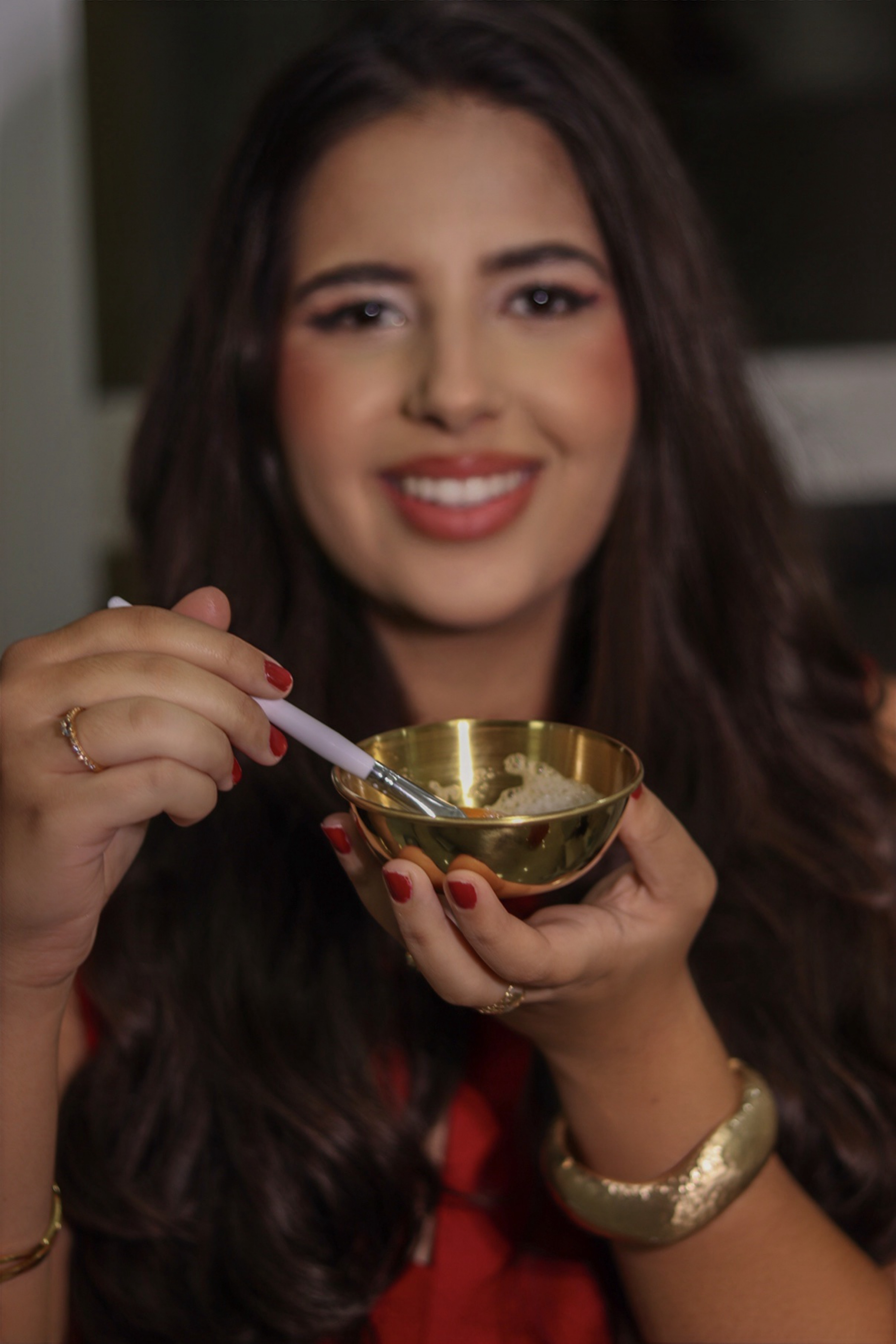 Dra. Helena Sebin preparando protocolo regenerador para celulite e estrias